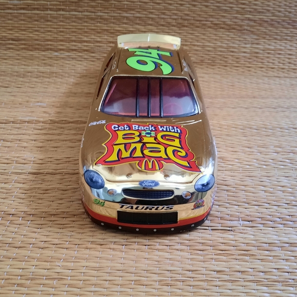 Bill Elliot #94, Limited Ed. 1:24, Racing Champions, McDonalds Gold Car, No Box - Picture 3 of 12